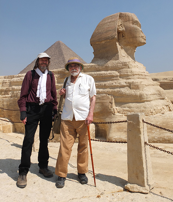 Image of Robert Schoch and John Anthony West by the Great Sphinx